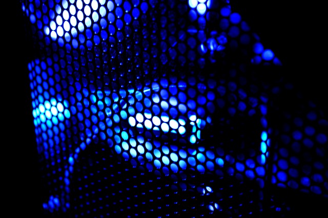 PC skrinka, modrý ventilátor.jpg